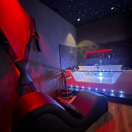 Loveroomxspa Bourg-Saint-Christophe Buitenkant foto