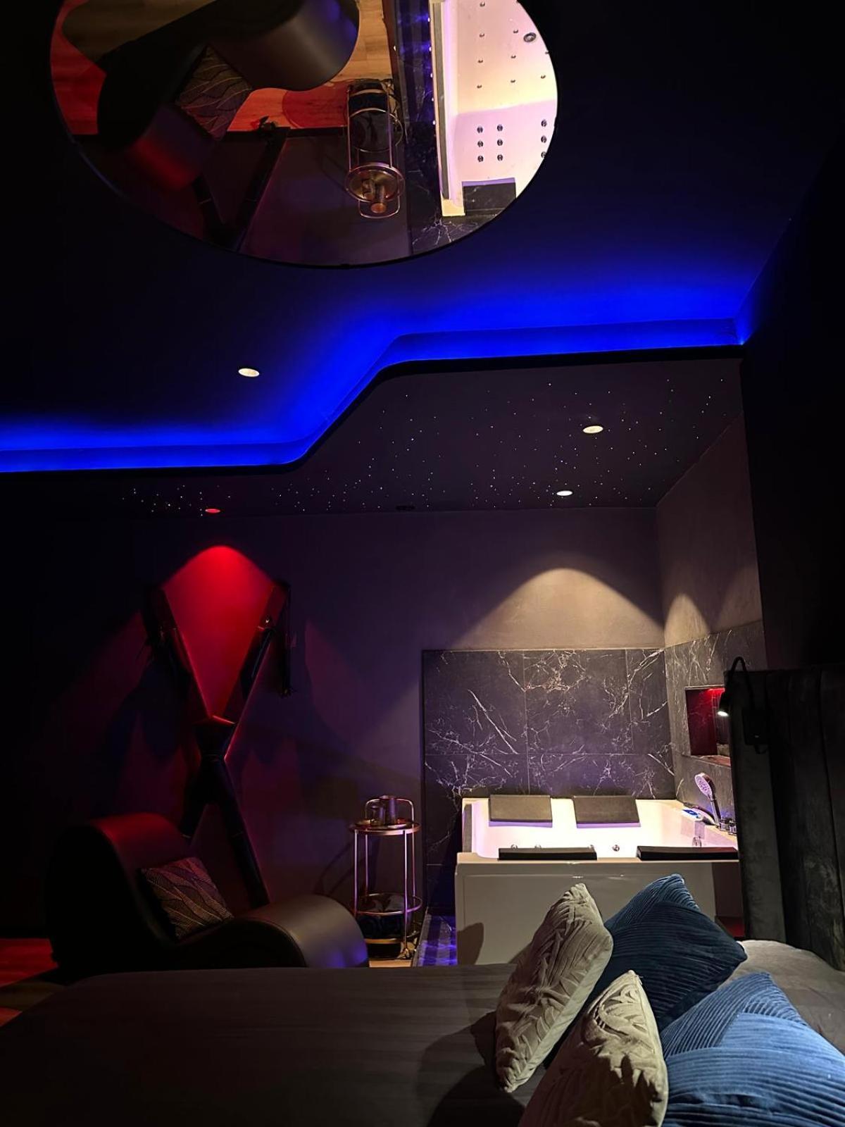 Loveroomxspa Bourg-Saint-Christophe Buitenkant foto