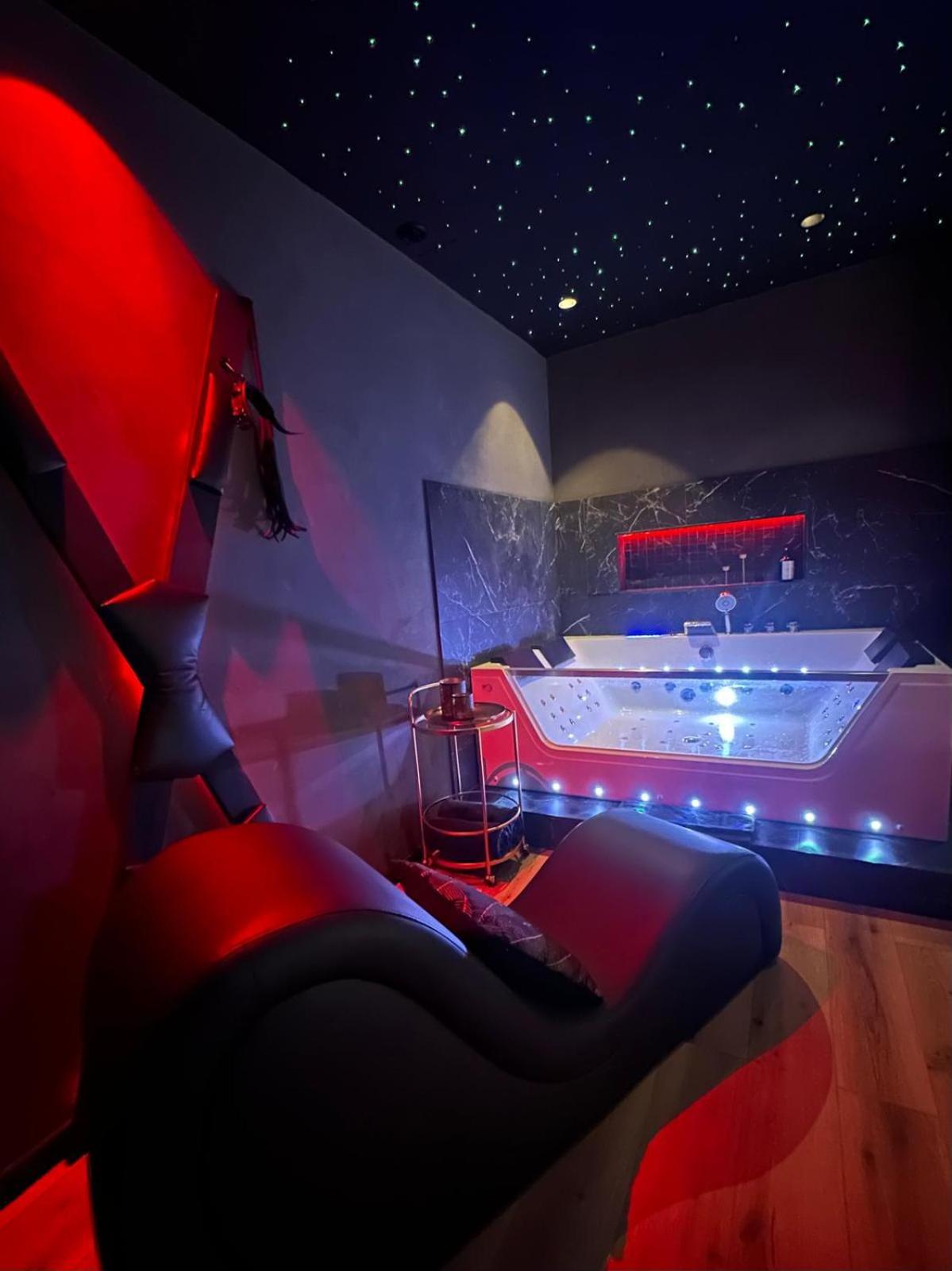 Loveroomxspa Bourg-Saint-Christophe Buitenkant foto