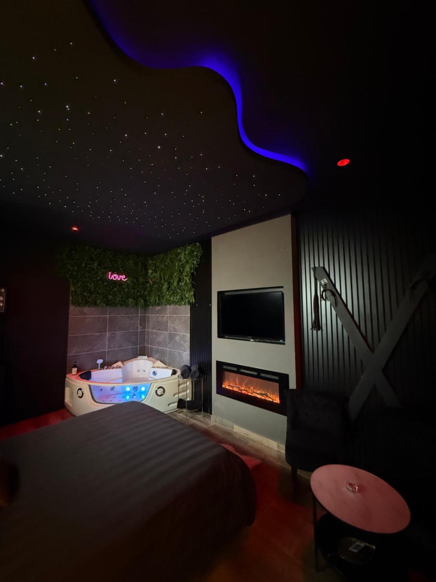Loveroomxspa Bourg-Saint-Christophe Buitenkant foto
