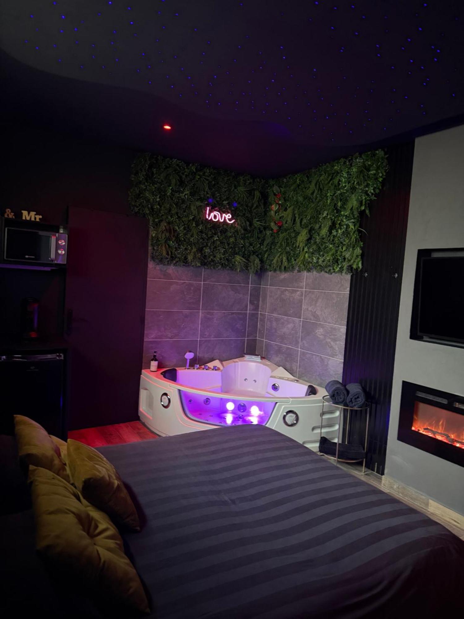 Loveroomxspa Bourg-Saint-Christophe Buitenkant foto